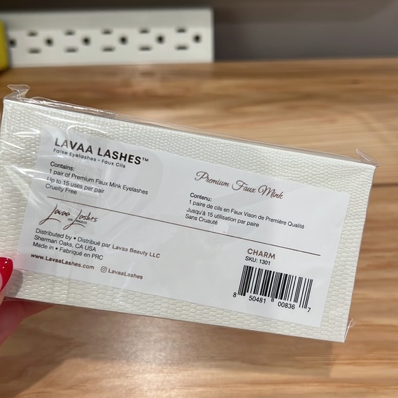 Lashes - Picture 3 of 3